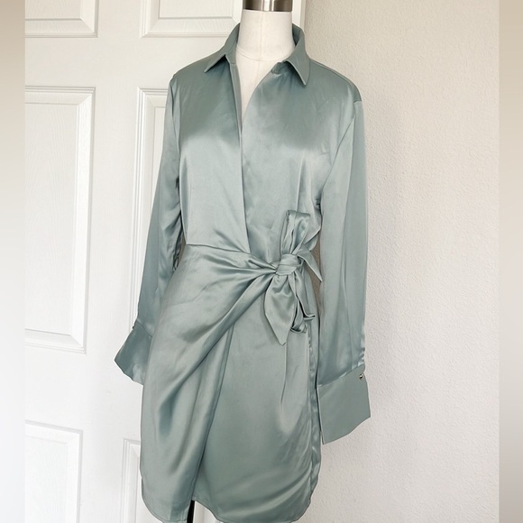 House of Harlow Milan Wrap Mini Dress - Picture 3 of 7